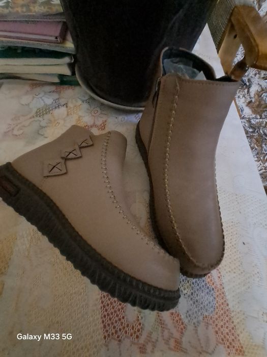 Продаётся новые ботинки