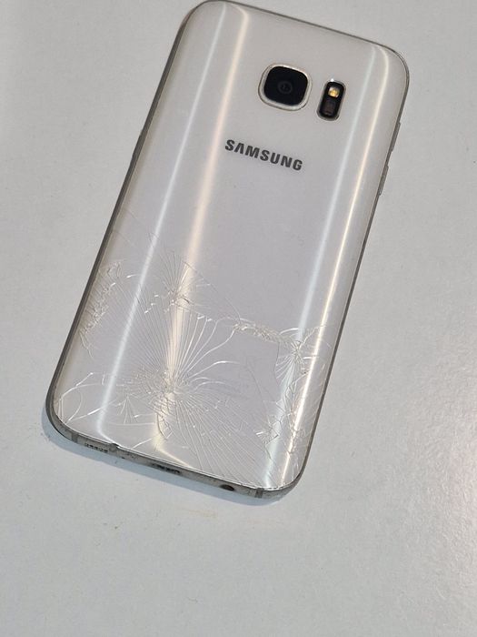 Telefon pentru piese sau colecție