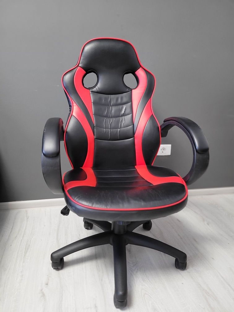 Scaun ergonomic gaming Arka, piele anti transpiratie, perforat