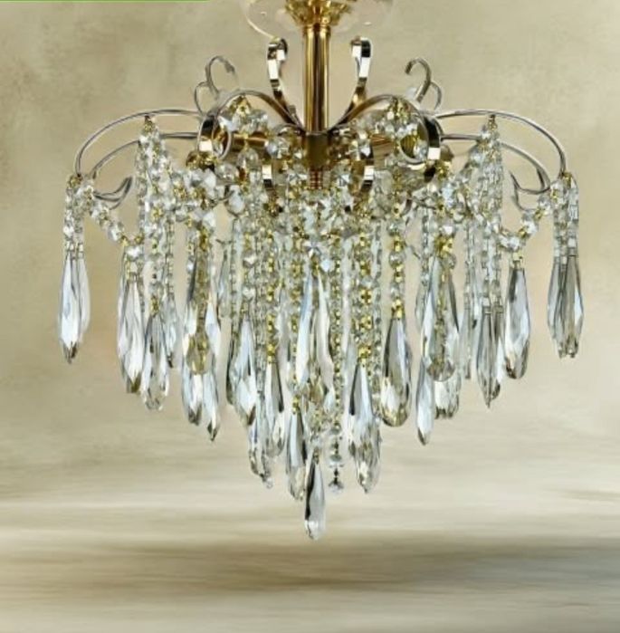 Продам люстру не дорого