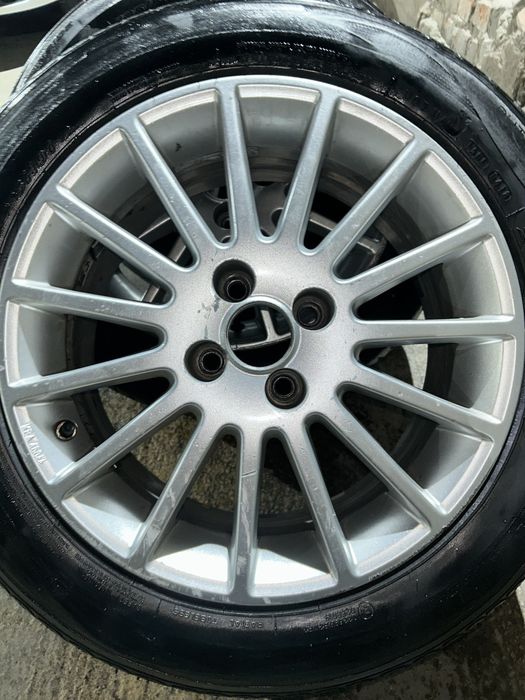 Шины и диск машину