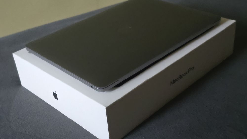 Apple Macbook Pro 13 A2338 M1 16GB RAM 512GB SSD