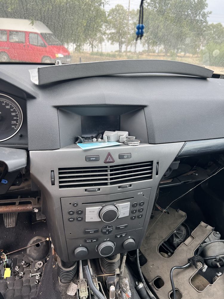 Opel astra H на части