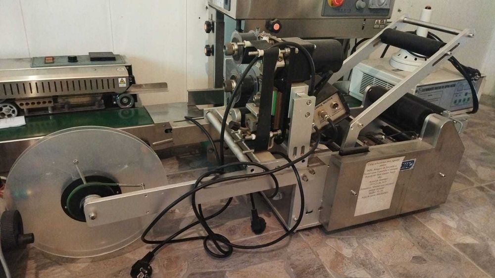 Masini dozat , lichid si solid ,lipire noi si second hand