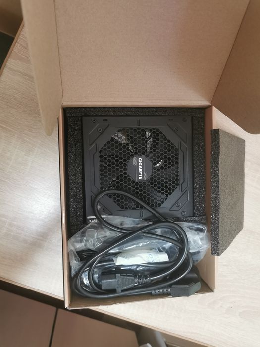 Sursa pc gigabyte modulara P750GM noua