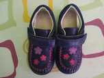 Продавам детски обувки Clarks 23N