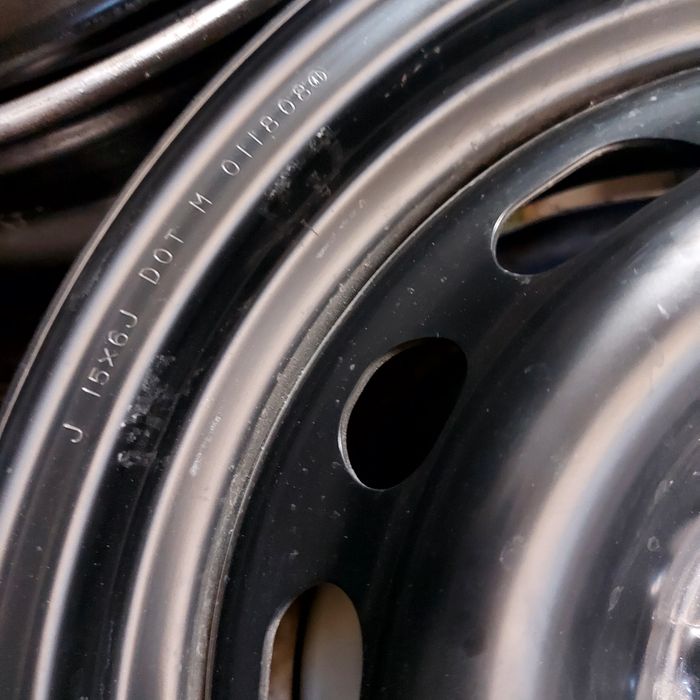 4×100-15"mazda 3бр.нови джанти