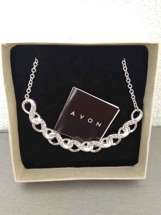 Бижу Avon