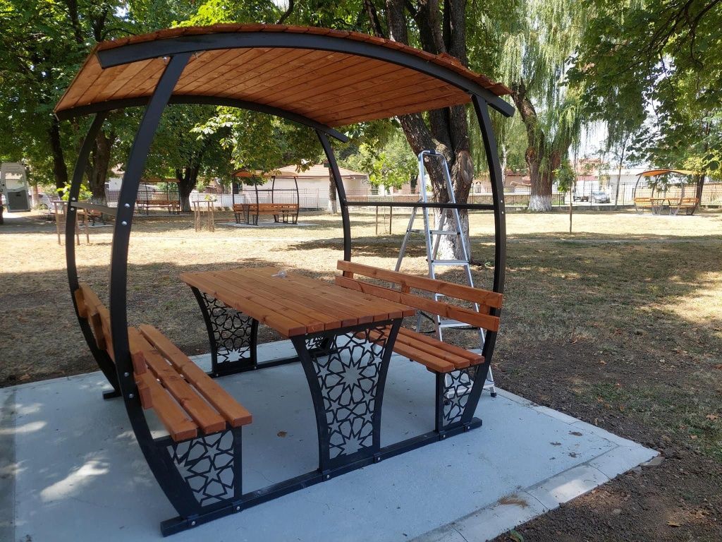 Беседка , градинско и парково оборудване,маси,пейки