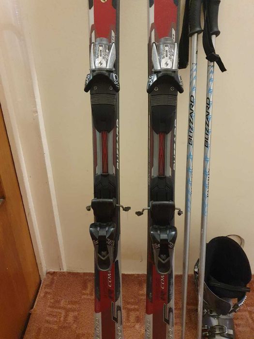 Clăpari. Schiuri de vanzare