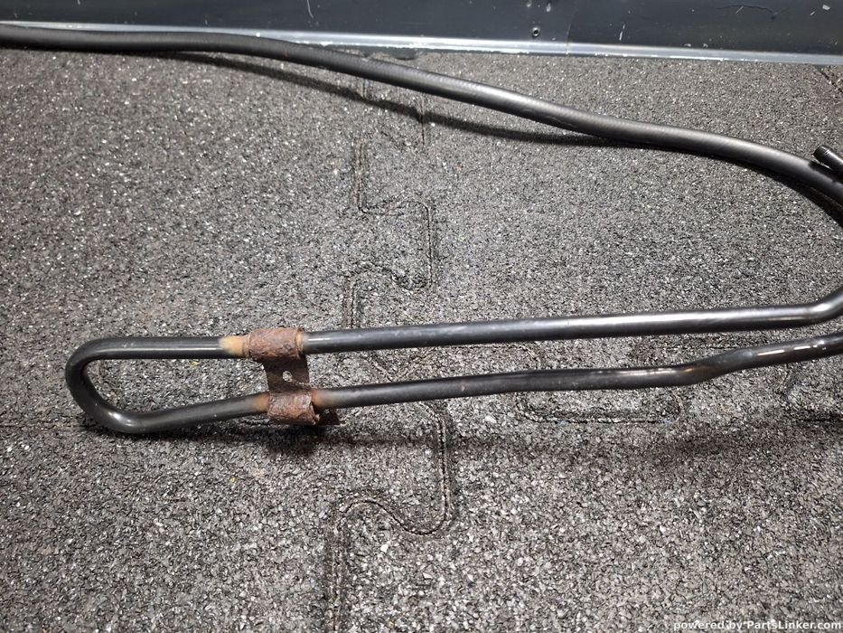 Conducta racire ulei servodirectie  VOLKSWAGEN PASSAT (3B2) [ 1996 - 2001 ] 1.6 (AHL) 74KW|101HP OEM 8D1422891J