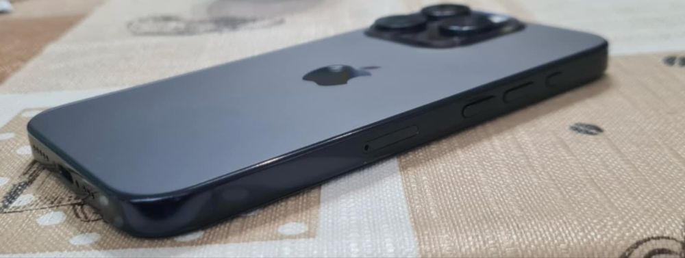 iPhone 15 Pro bLue  Titanium