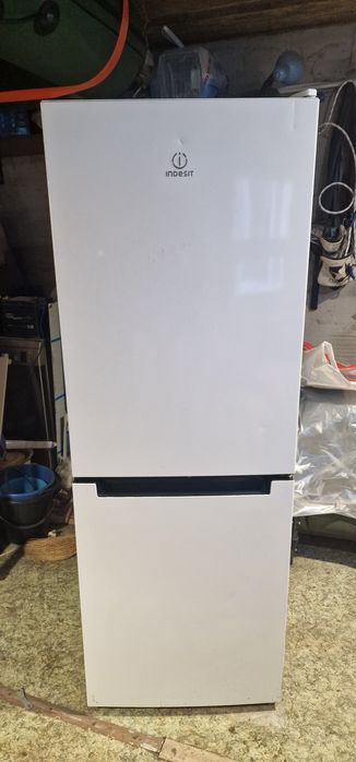 Холодильник Indesit No Frost