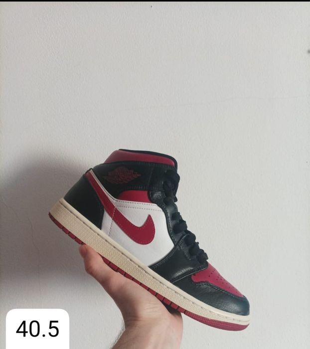 jordan 1 mid bred toe