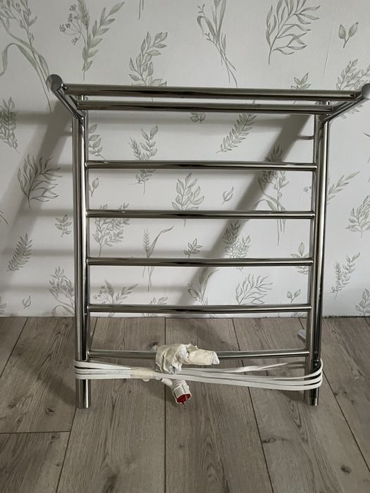 Продам электрический полотенце сушитель