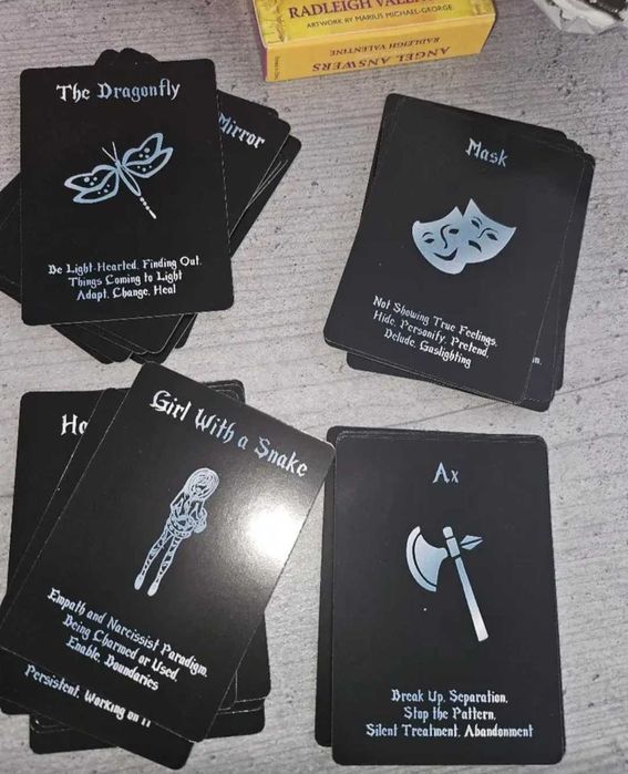 Различни карти таро