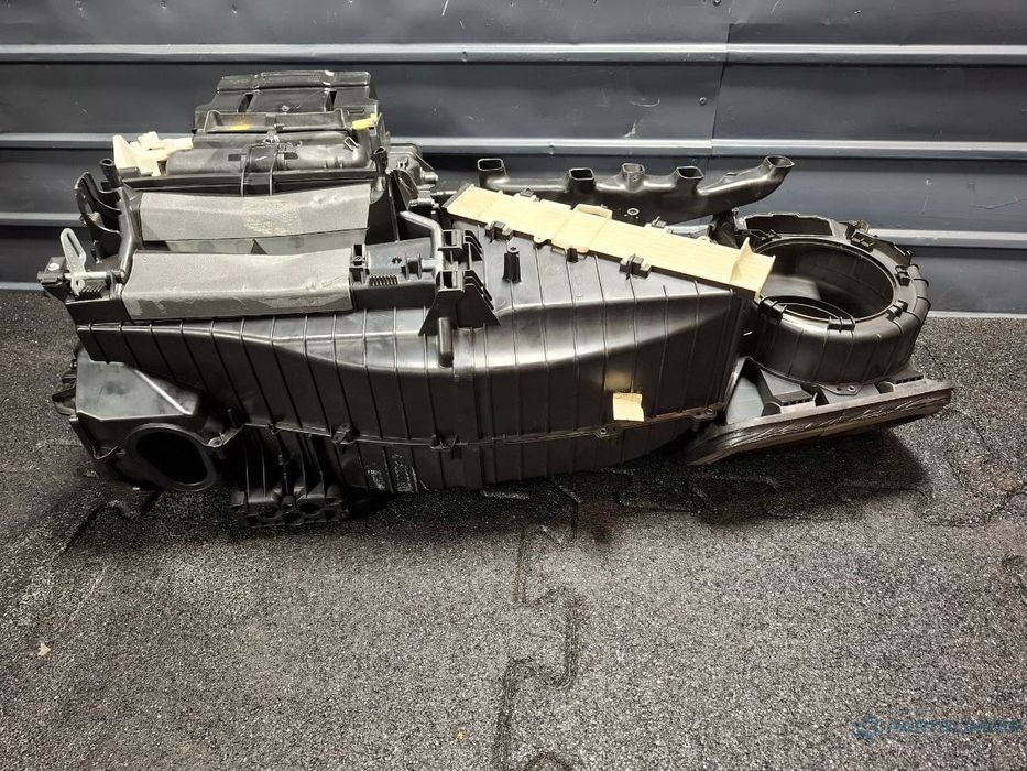 Carcasa ansamblu aeroterma goala AUDI A4 IV Avant 8K5, B8 2007 - 2015 TDI CAGA, CJCA, CMEA, CMFA 8K1820005AE