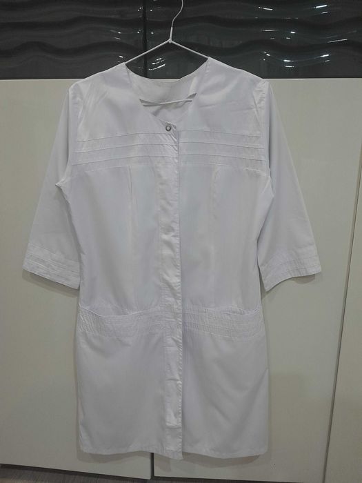 Медицинский белый халат, размер 44