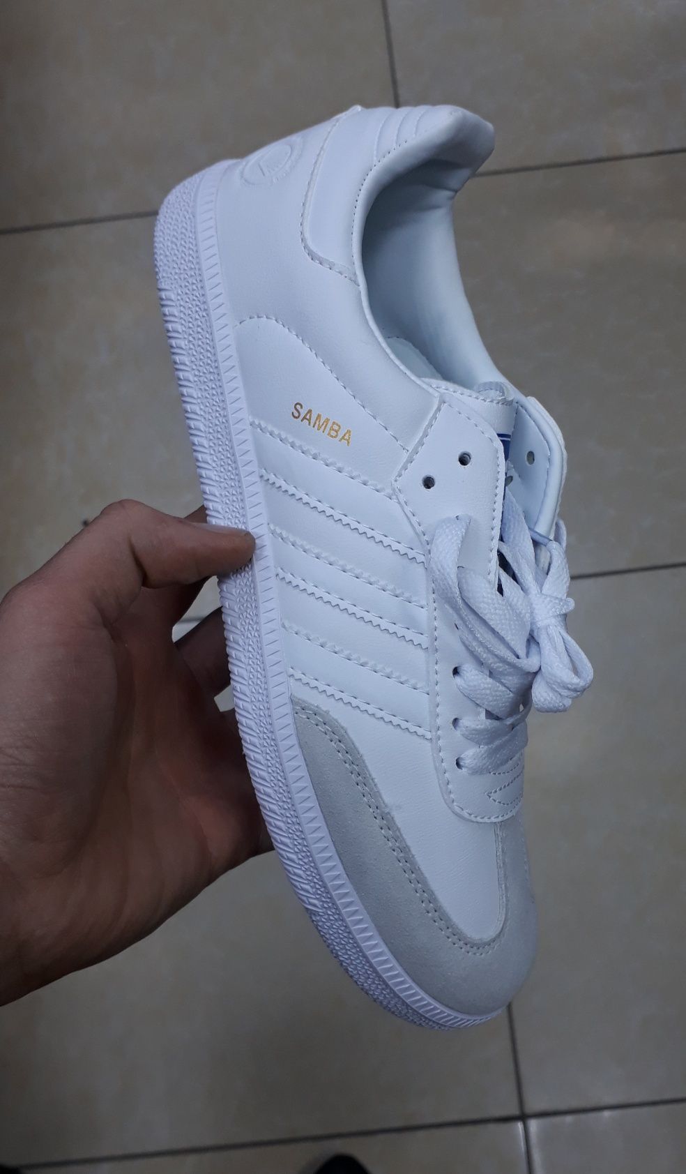 Кроссовки мужская  Adidas Samba  очень хорошо удобная качествен