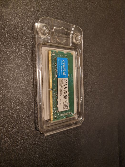 Crucial 16GB DDR4-3200 SODIMM memory module.