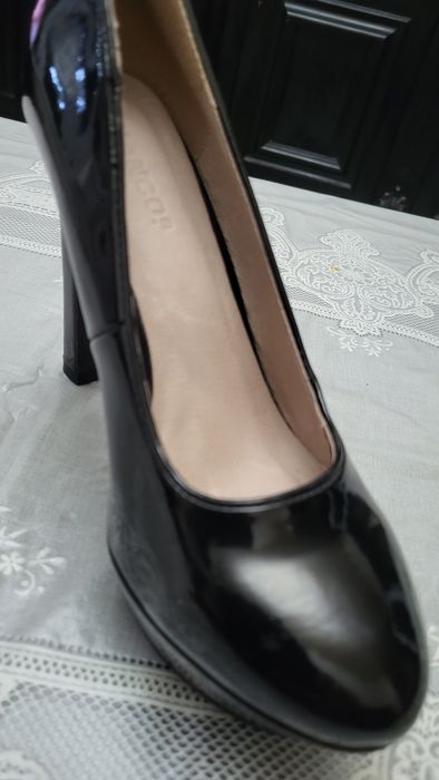 Лачени на платформа- 39н БIANCO-36н Tamaris 38н