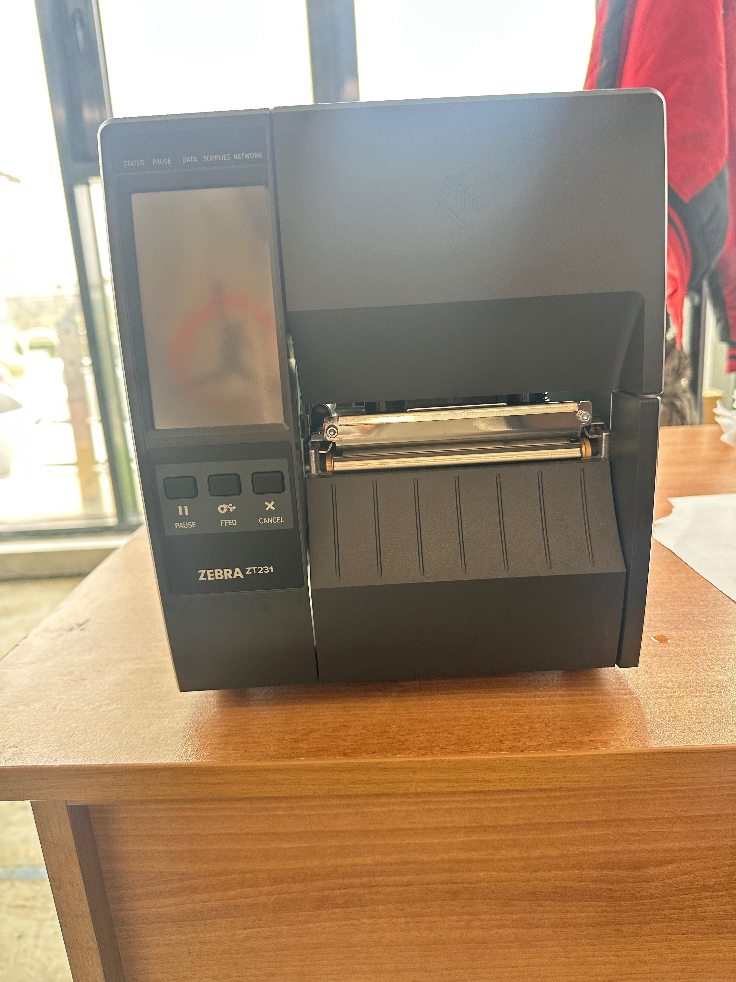 TT принтер Zebra ZT231 – 203 dpi, Ethernet, Bluetooth, USB