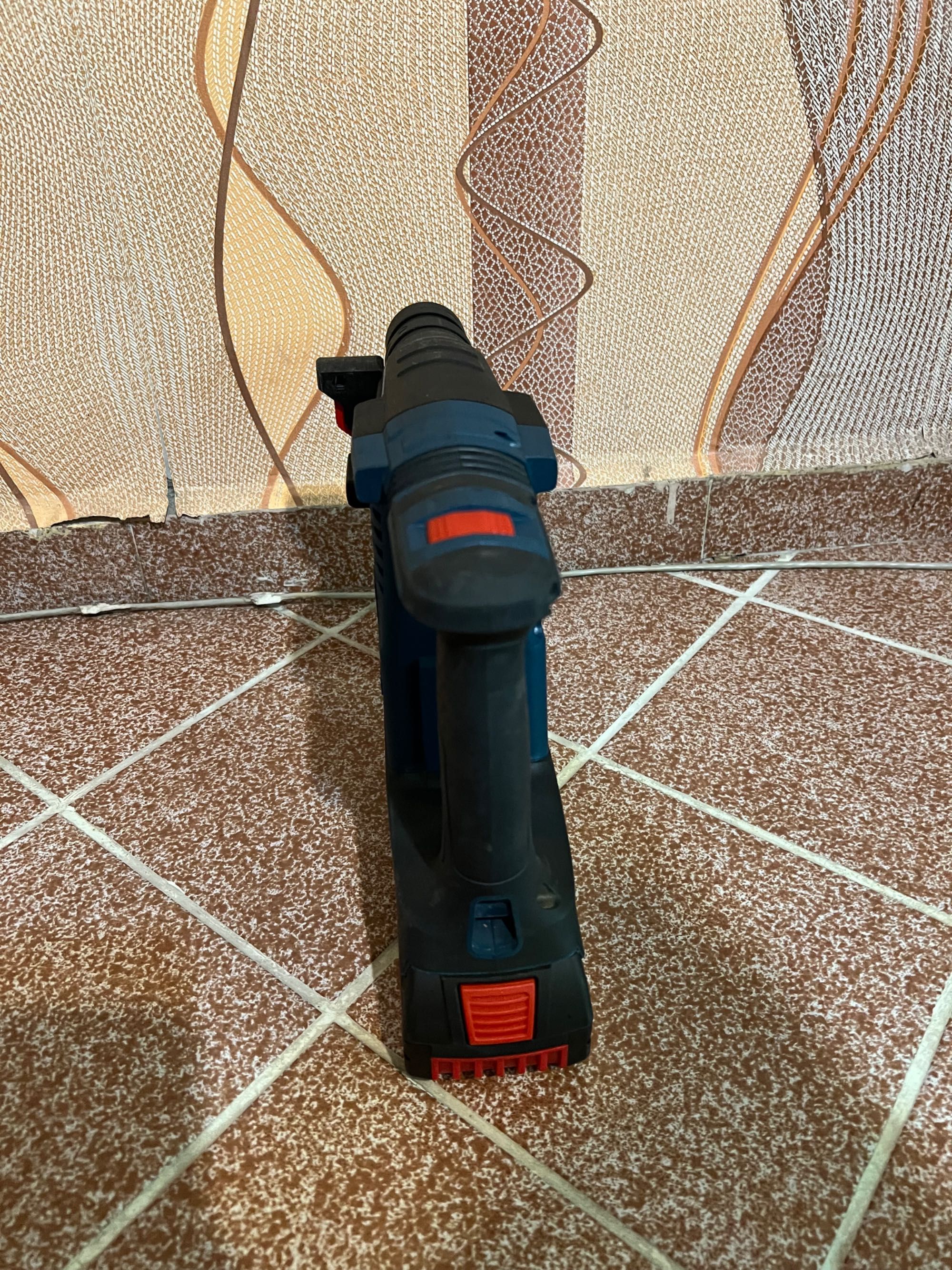 Bosch GBH 18V-26 F/безчетков перфоратор/+бат. 5ah.
