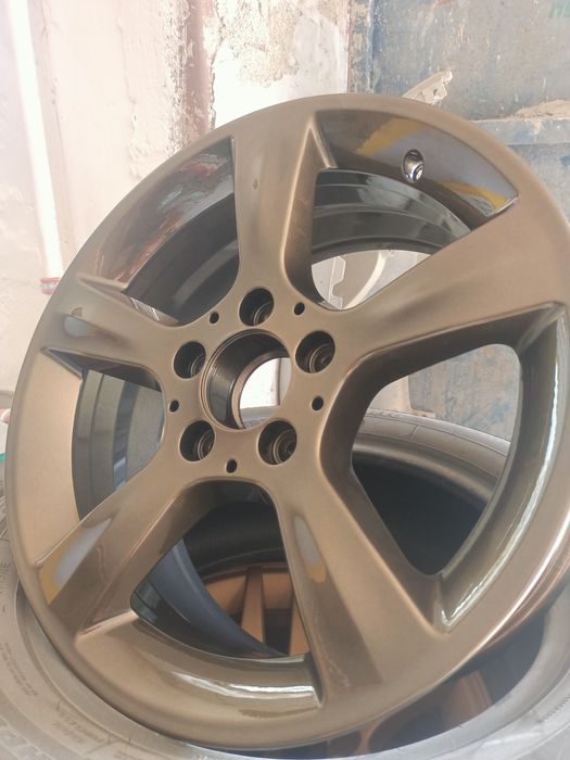 Sablare și vopsire electrostatica jante auto.