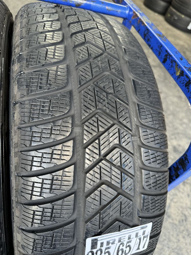 235/65/17 Pirelli M+S