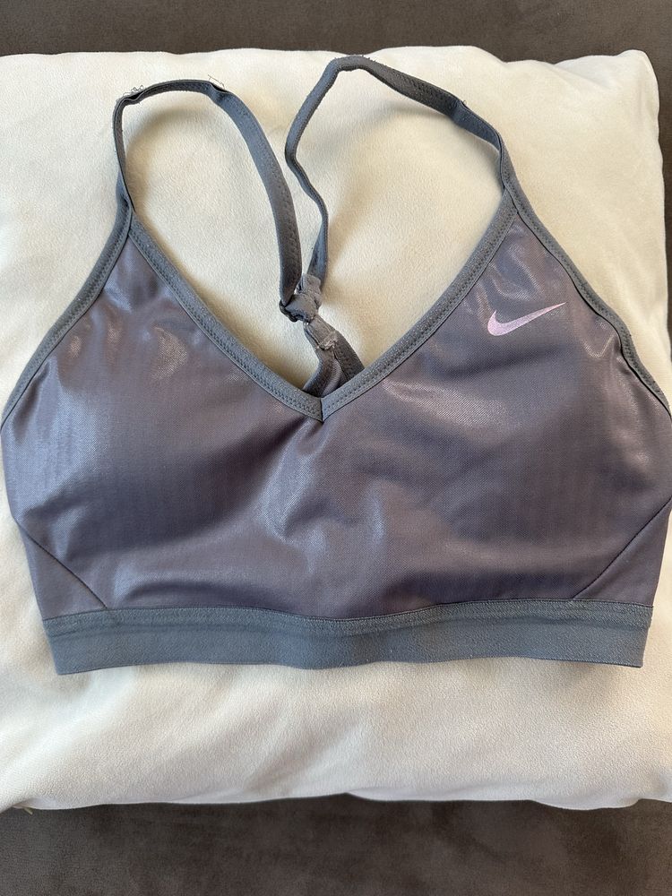 Nike дамски бюстиета