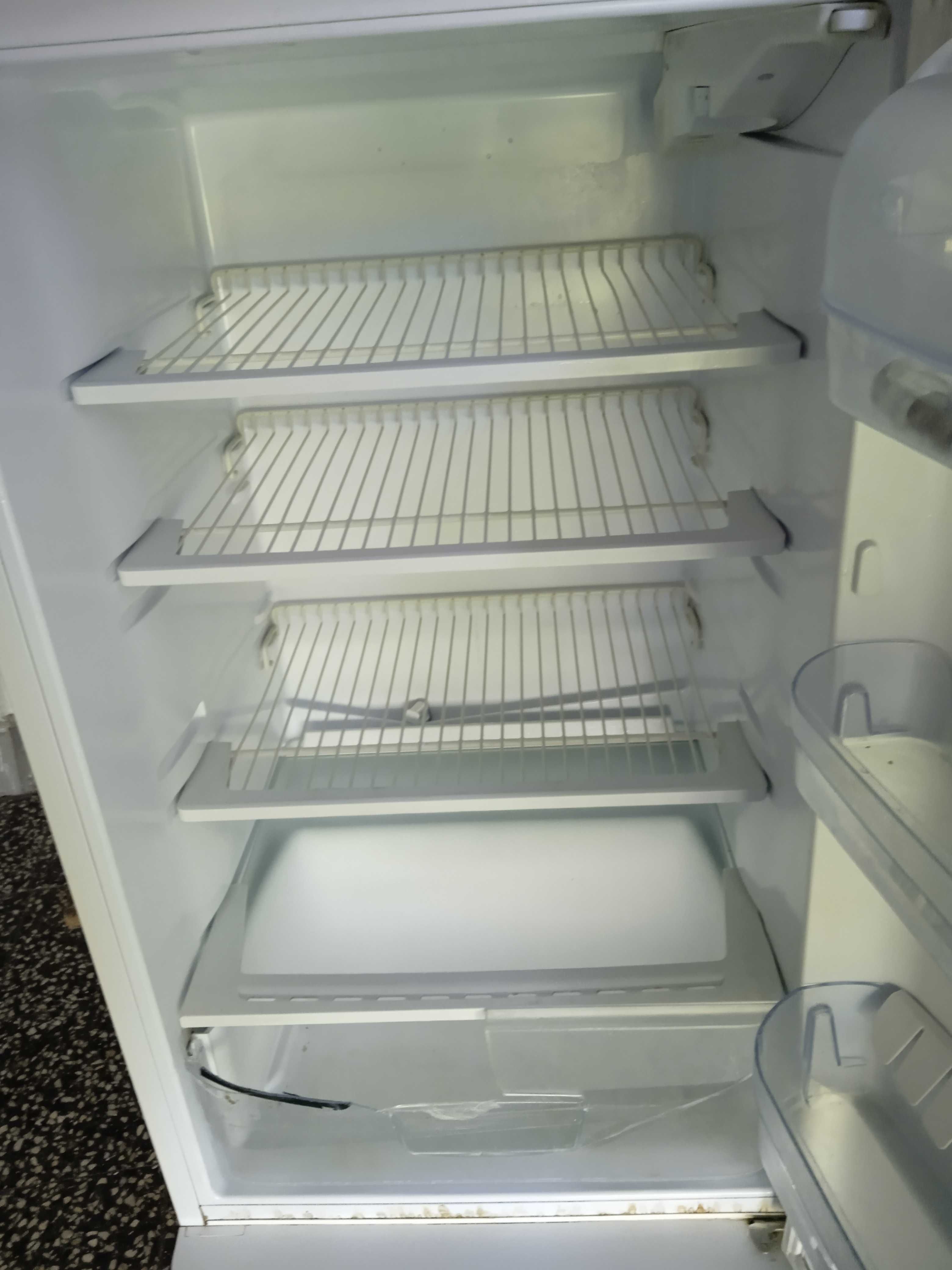 Хладилник - INDESIT - 150см.