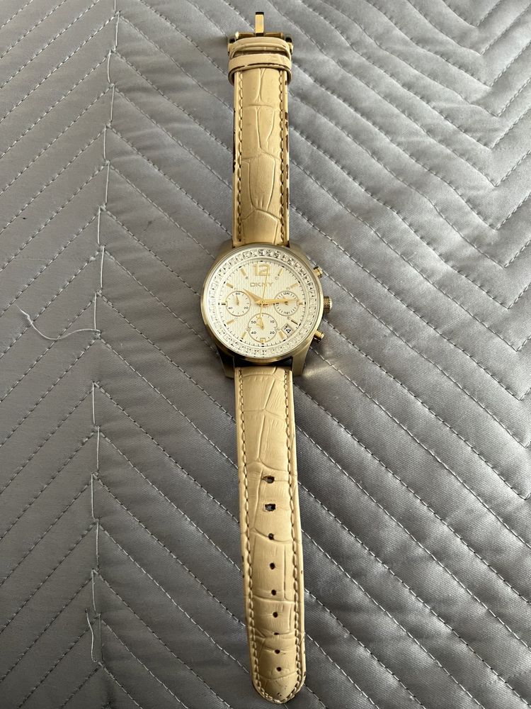 Оригинален часовник DKNY