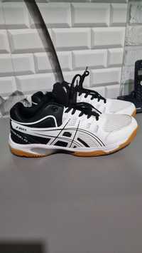 Продам ASICS кросовки