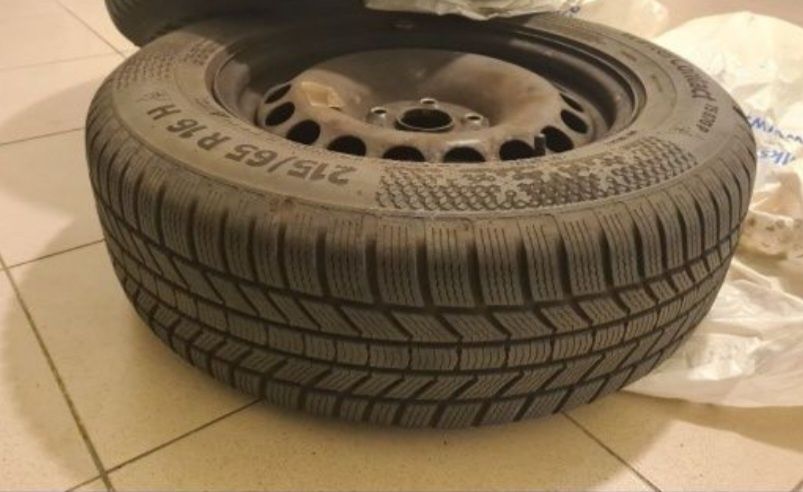 4 roti iarna 215 65  16 originale vw tiguan