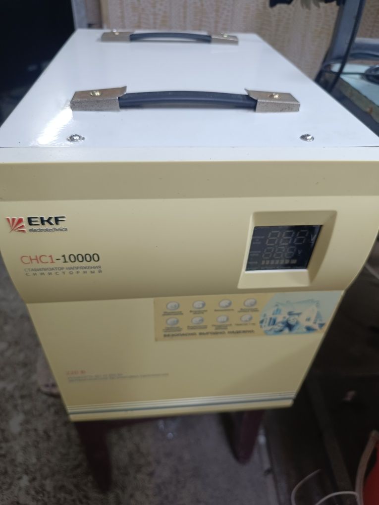 Стабилизатор EKF 10000