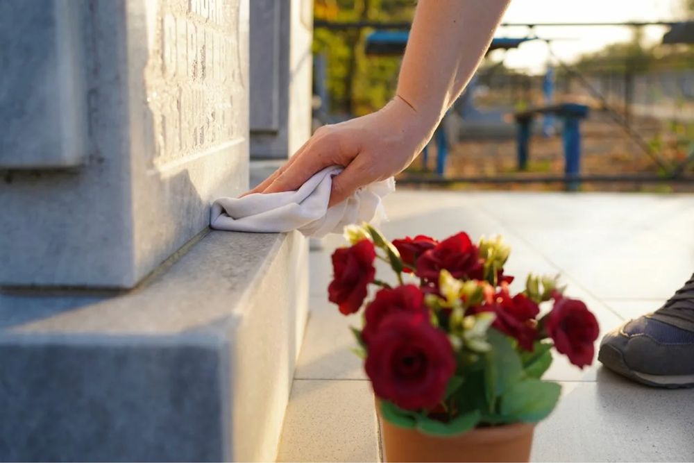 Уборка на кладбище