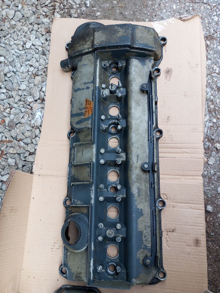 BMW E36 корпус, капак клапани, плафони.
