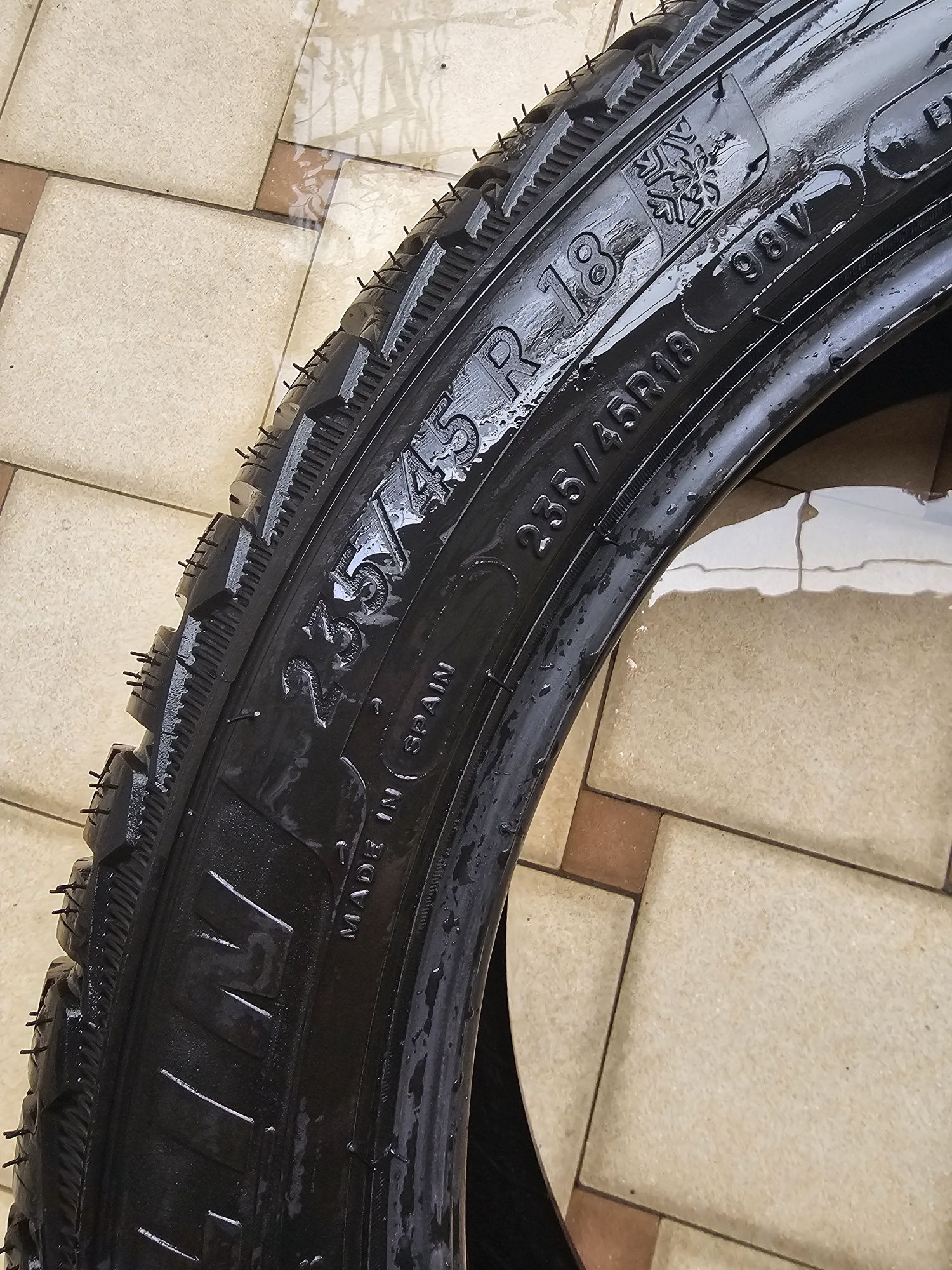 Michelin pilot alpin 5 235/45/18