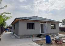 Vând casă modulare pe structură metalică învelite cu panouri sandwich
