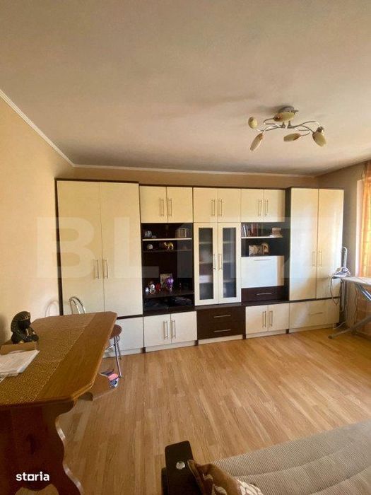 Apartament 2 camere decomandat etaj 4 cu 2 balcoane