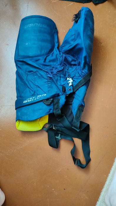 Продам хоккейные шорты