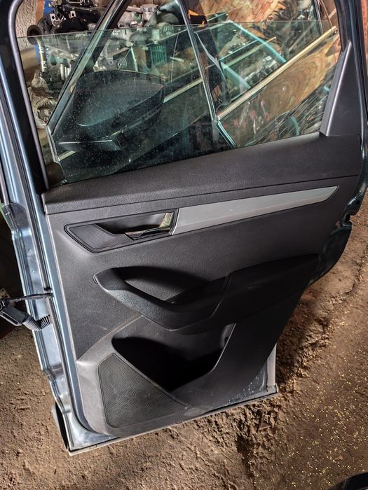 Shkoda Karoq 2019 салон със Четери броя кори