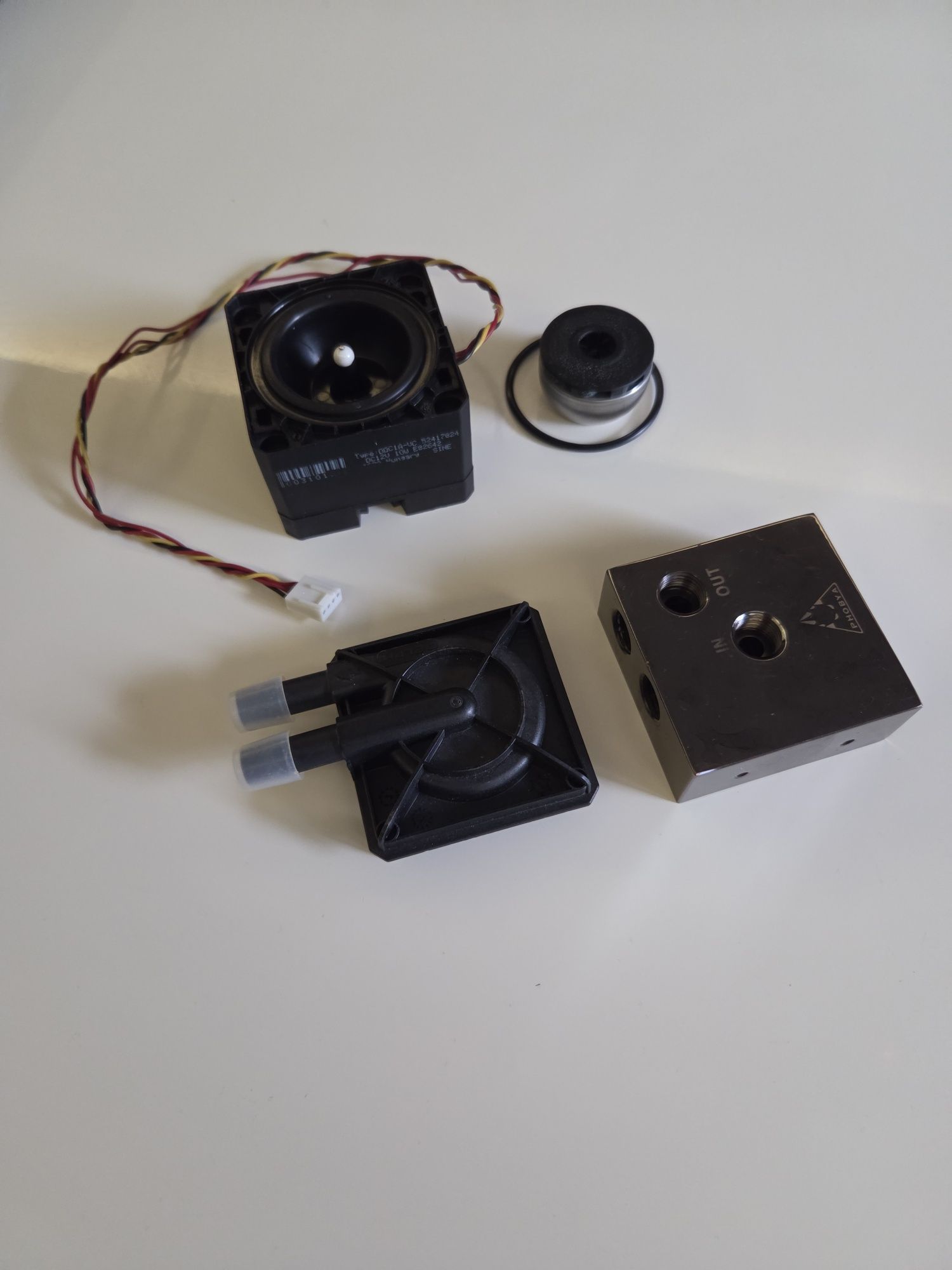 Части за водно - помпа DDC, радиатор Alphacool, резервоар Freezemod