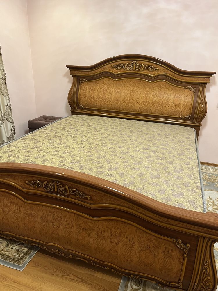 Матрас 1,8 м в отличном состоянии