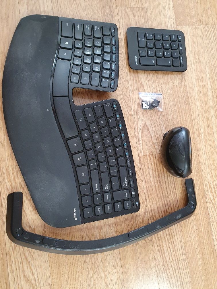 Kit Tastatura si Mouse Microsoft Sculpt