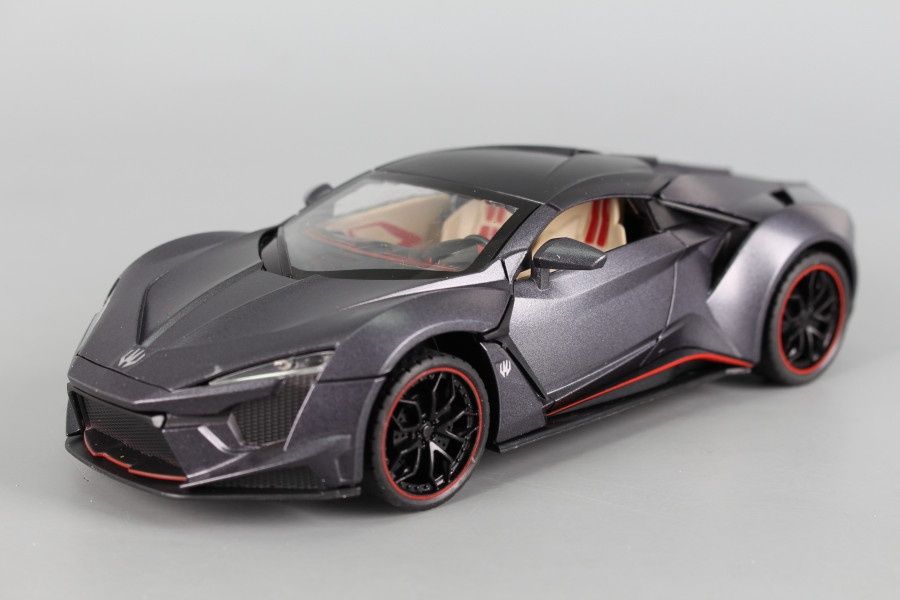 Lykan Hypersport (1:24)метална кола с отварящи се врати звук, светлина
