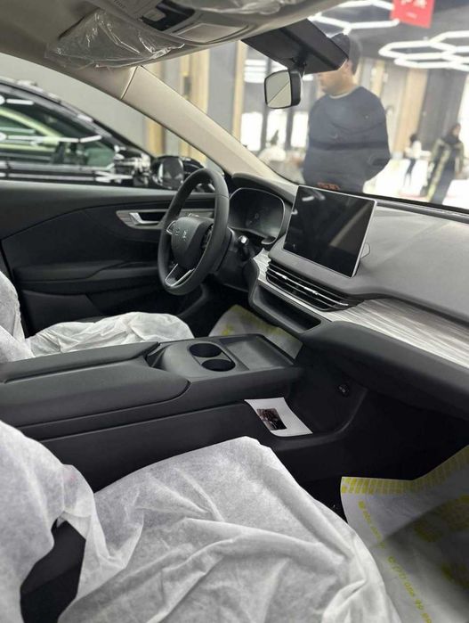 Hongqie E-QM5 450km dan 610km gacha naqt nasiyaga chiqazib beramiz