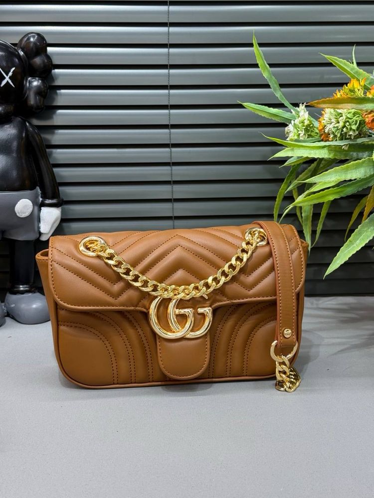 Geanta Gucci Noi !!! Dimensiuni 23/15 !!!