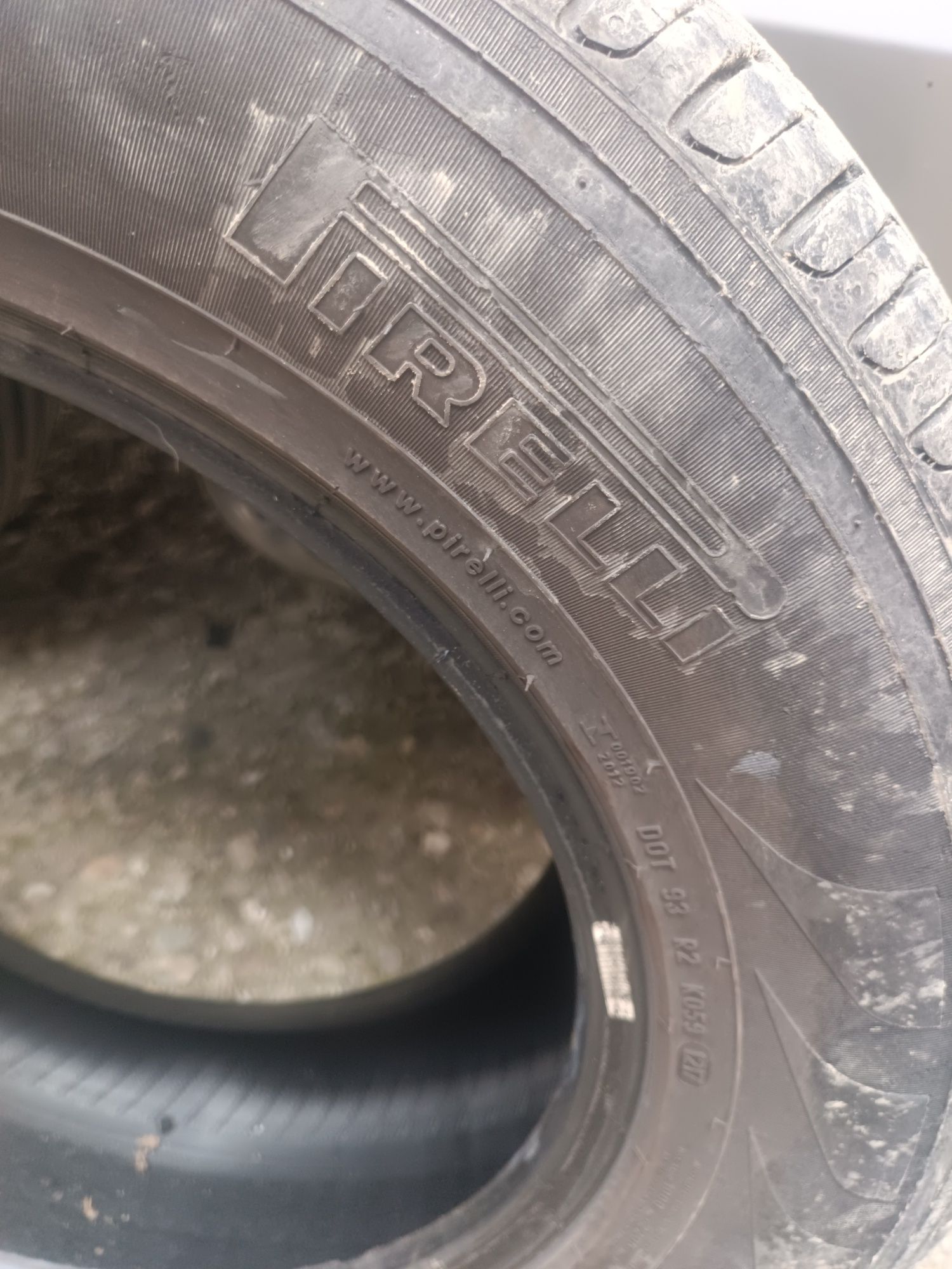 Продавам гуми Pirelli 235/65/17 108V