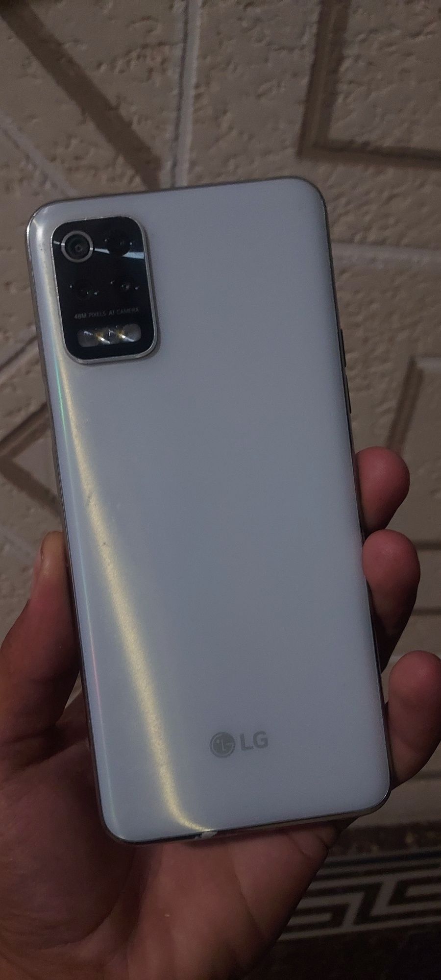 LG Q52 ideal holatda